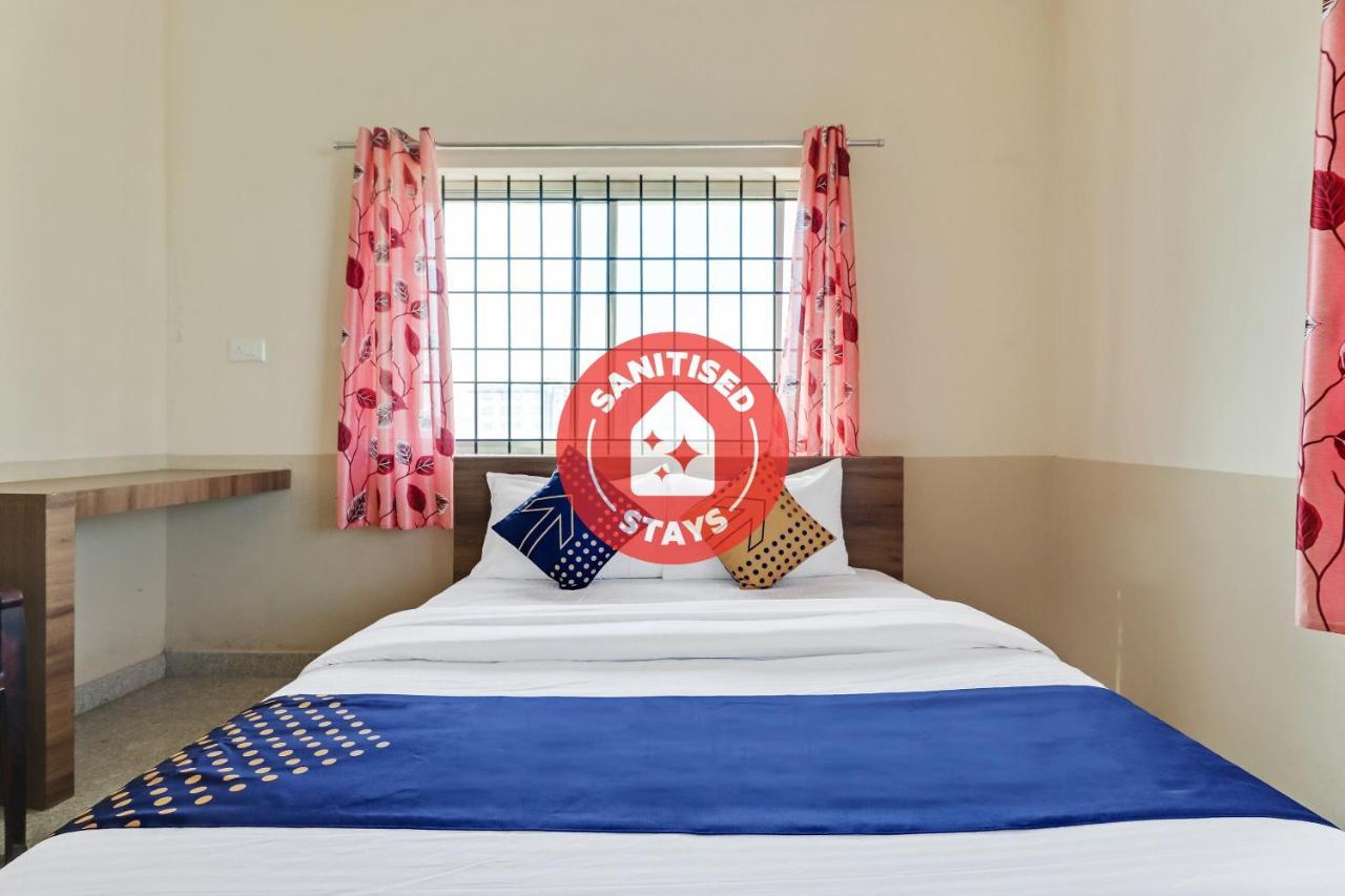 Spot On 76940 Sri Annapoorneshwari Residency Boarding & Lodging Otel Hassan Dış mekan fotoğraf