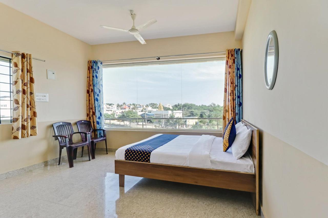 Spot On 76940 Sri Annapoorneshwari Residency Boarding & Lodging Otel Hassan Dış mekan fotoğraf